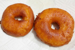 beignet rond moelleux saupoudré de sucre