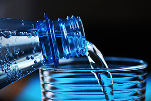 eau minérale soultzmatt  gazeuse moyennement minéralisée