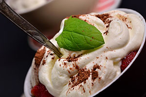 glace ou crème glacée gourmande en pot