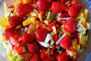 cocktail ou salade de fruits au sirop léger en boîte égoutté