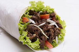 sandwich grec ou kebab pita crudités