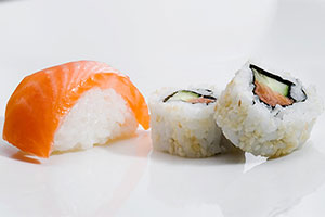 sushi ou maki aux produits de la mer